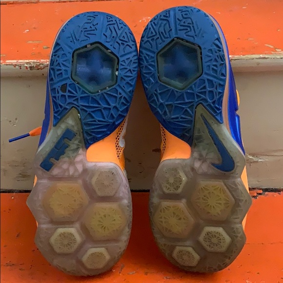 Nike Air  Lebron 12 low “Cavs Classic” - Picture 6 of 6